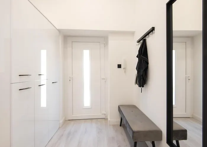 Holló 3 Bedroom Downtown Apartment